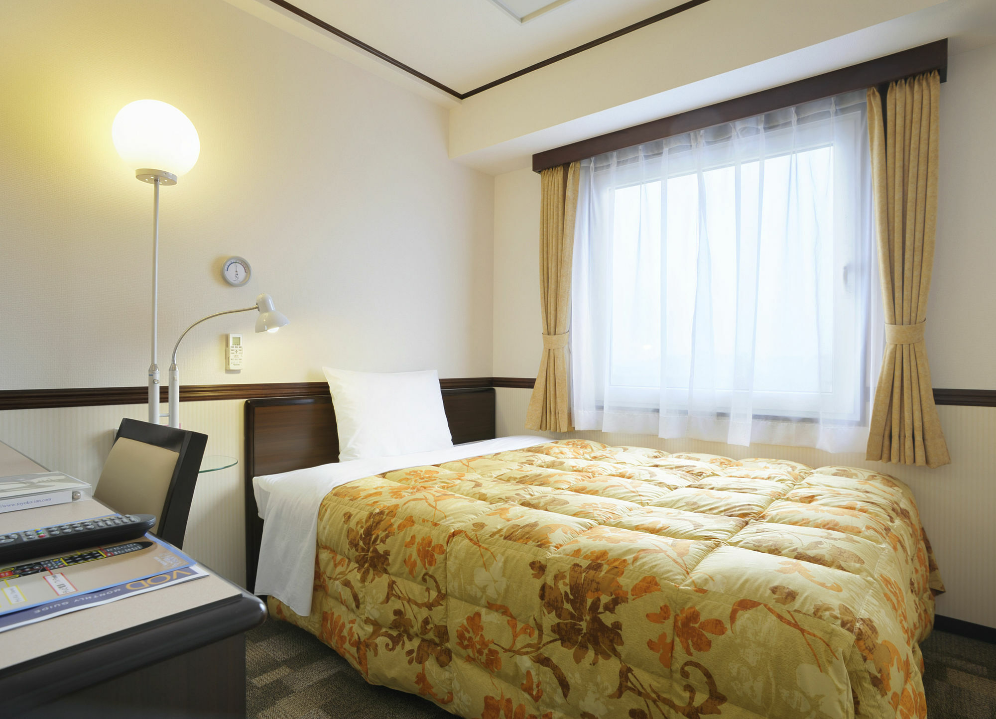 Toyoko Inn Osaka Tsuruhashi Ekimae Exterior photo